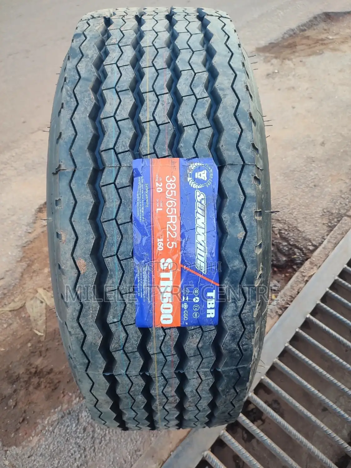 385/65r22.5 Tires