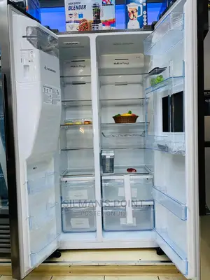 Hisense 700 Litres Side by Side Fridge With Ice Maker