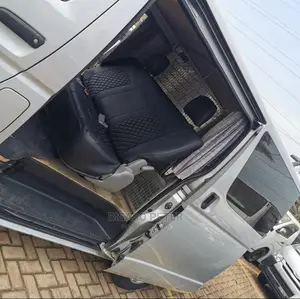Toyota HiAce 2014 Silver