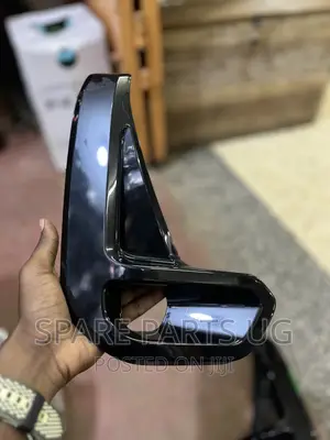 Hilux Revo 2020 - 23 Foglamp / Spotlight Cover