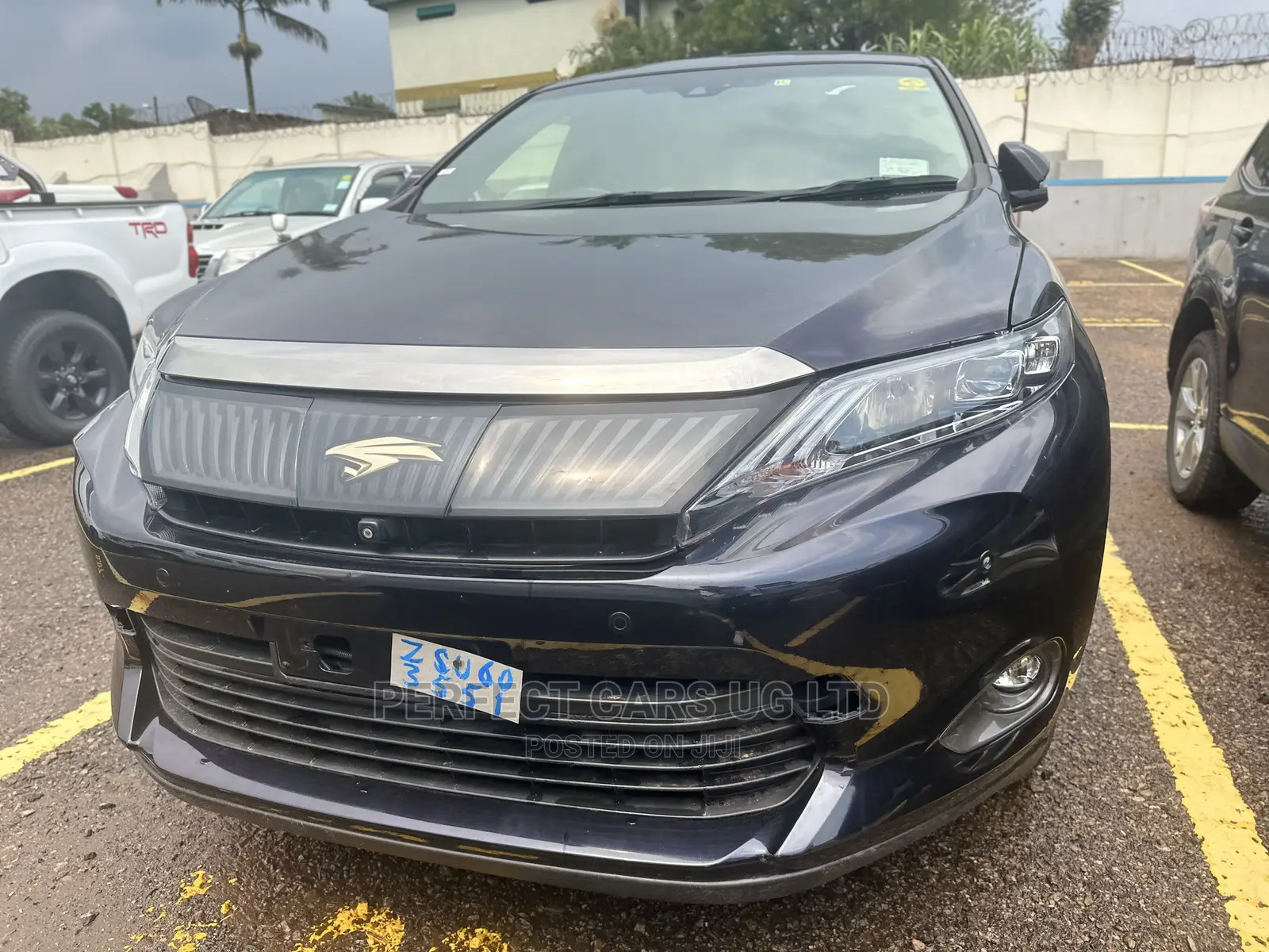 Toyota Harrier 2.0 2014 Blue