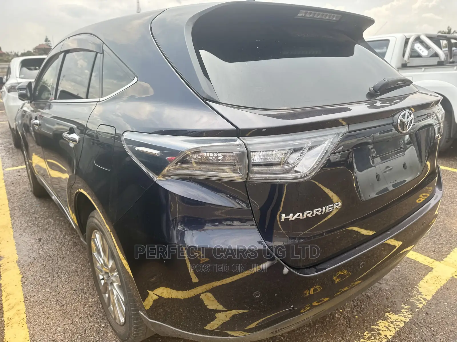 Toyota Harrier 2.0 2014 Blue