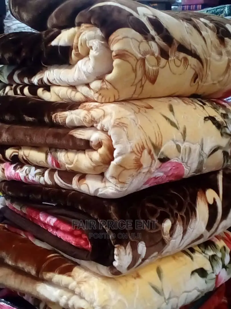 Heavy Blankets 6*6( Cream)