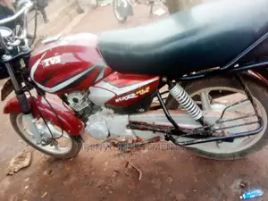 TVS HLX 125 2016 Red