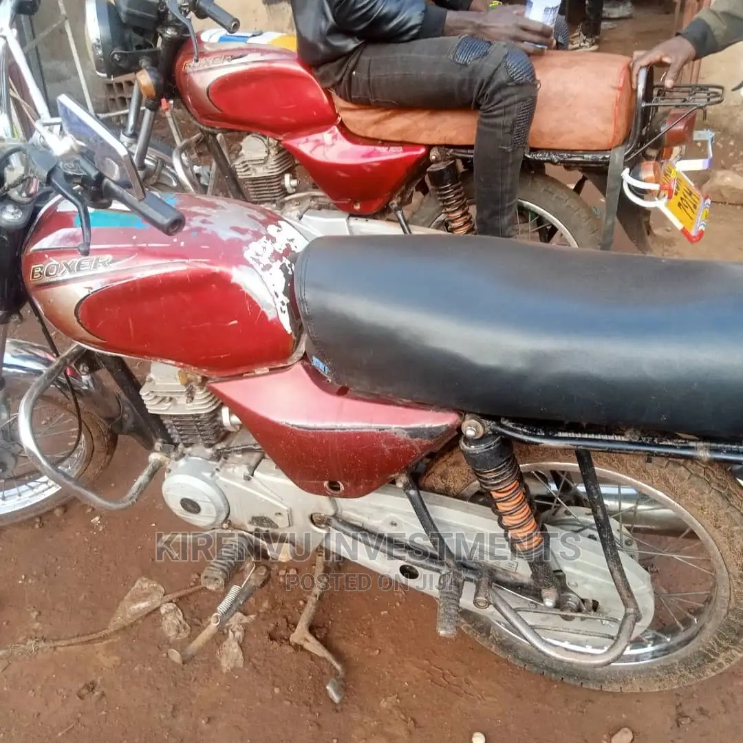 Bajaj Boxer 2013 Red