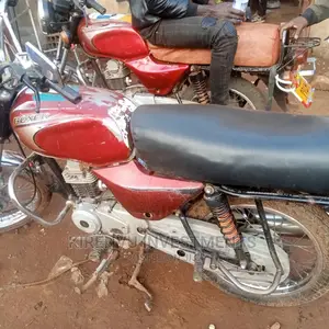 Bajaj Boxer 2013 Red