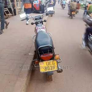 Bajaj Boxer 2013 Red
