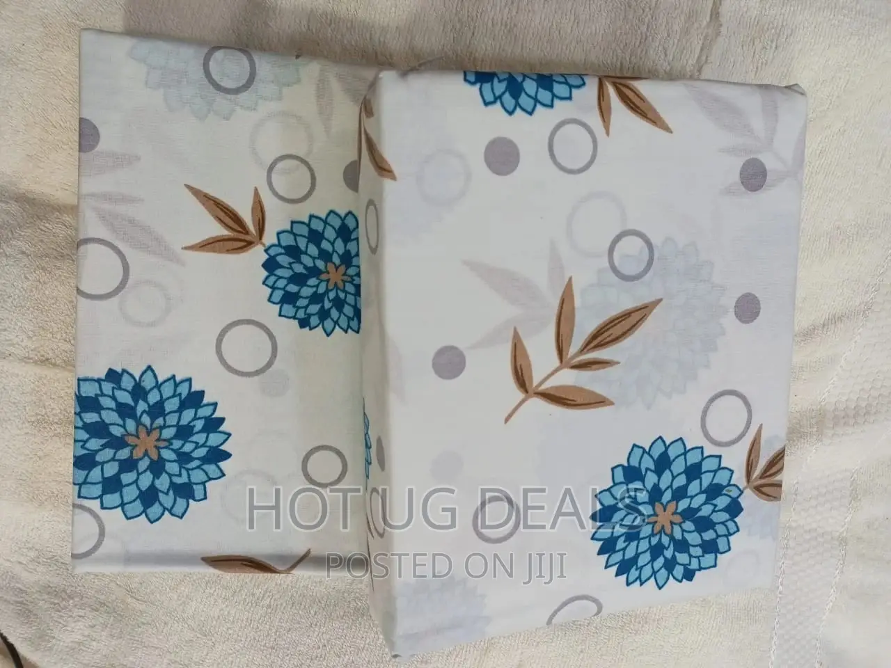 6 Pieces Bedsheet 5*6 2 Flat Bedsheet With 4 Pillow Covers