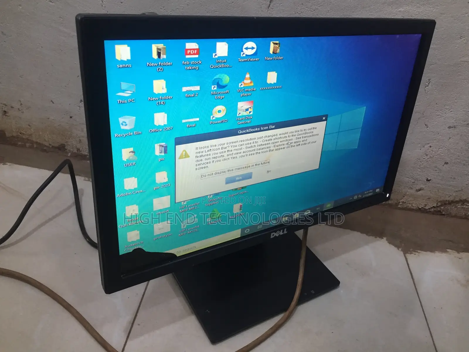 Dell Monitor With a Black Conor