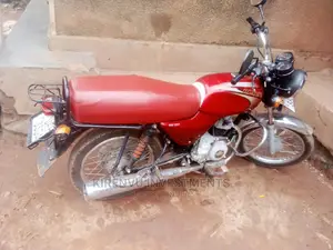 Bajaj Boxer 2017 Orange