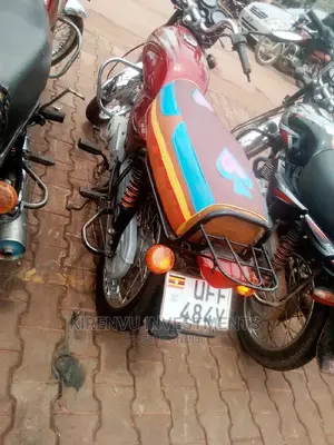 Bajaj Boxer X125 2018 Red