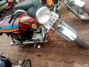 Bajaj Boxer X125 2018 Red