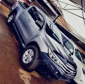 Toyota Hilux 2017 Silver