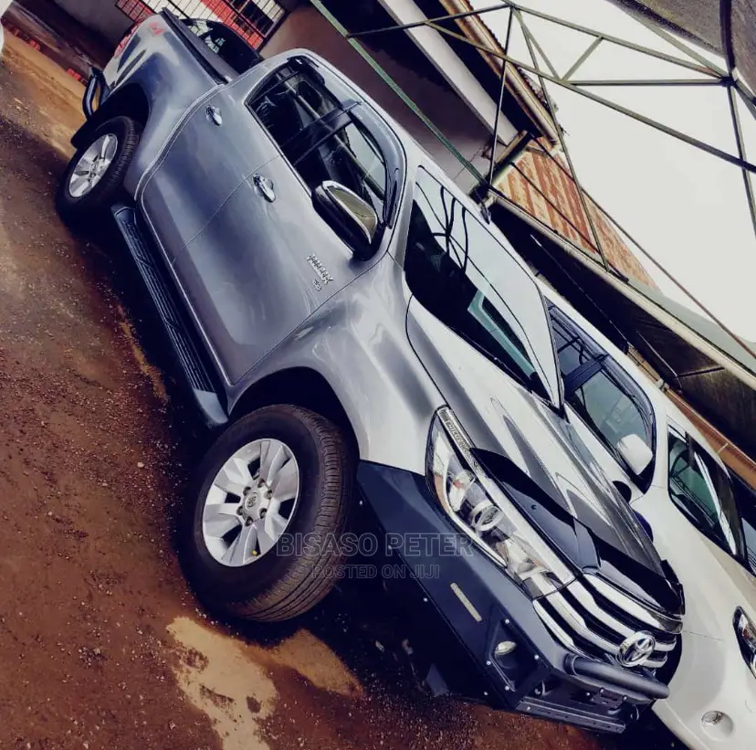 Toyota Hilux 2017 Silver