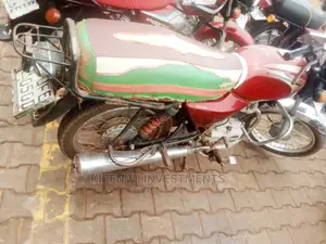 Bajaj Boxer BM100ES 2017 Red