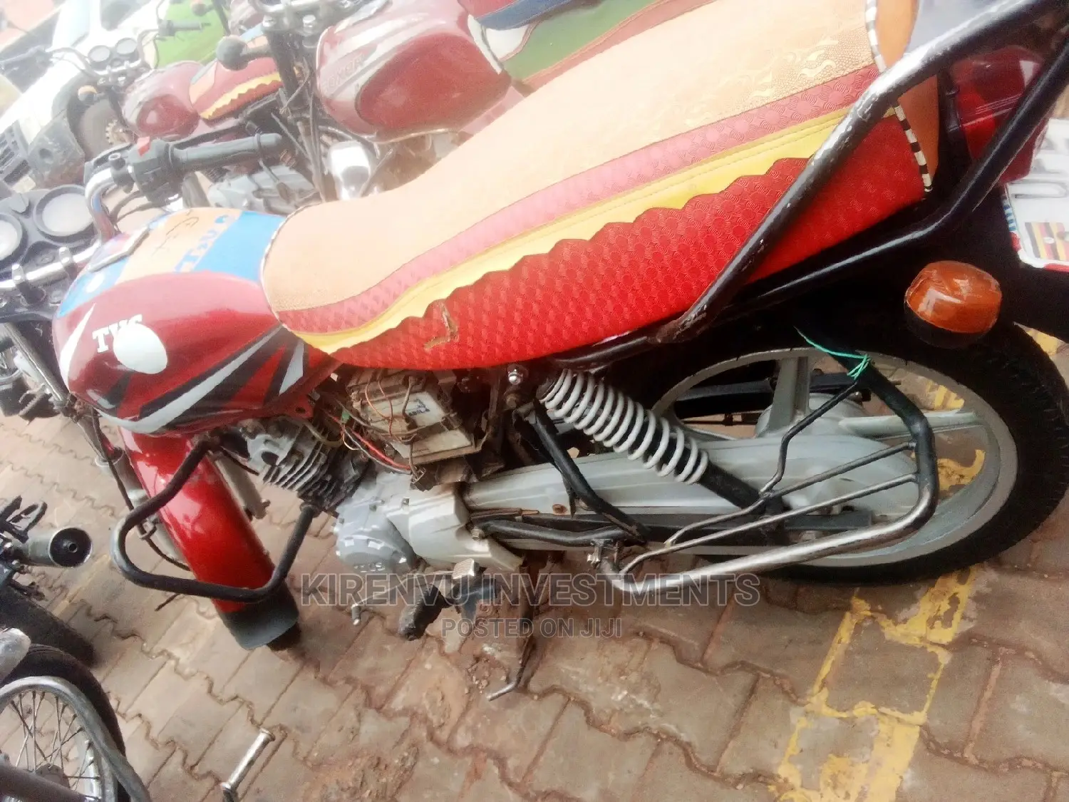 TVS HLX 125 2017 Red