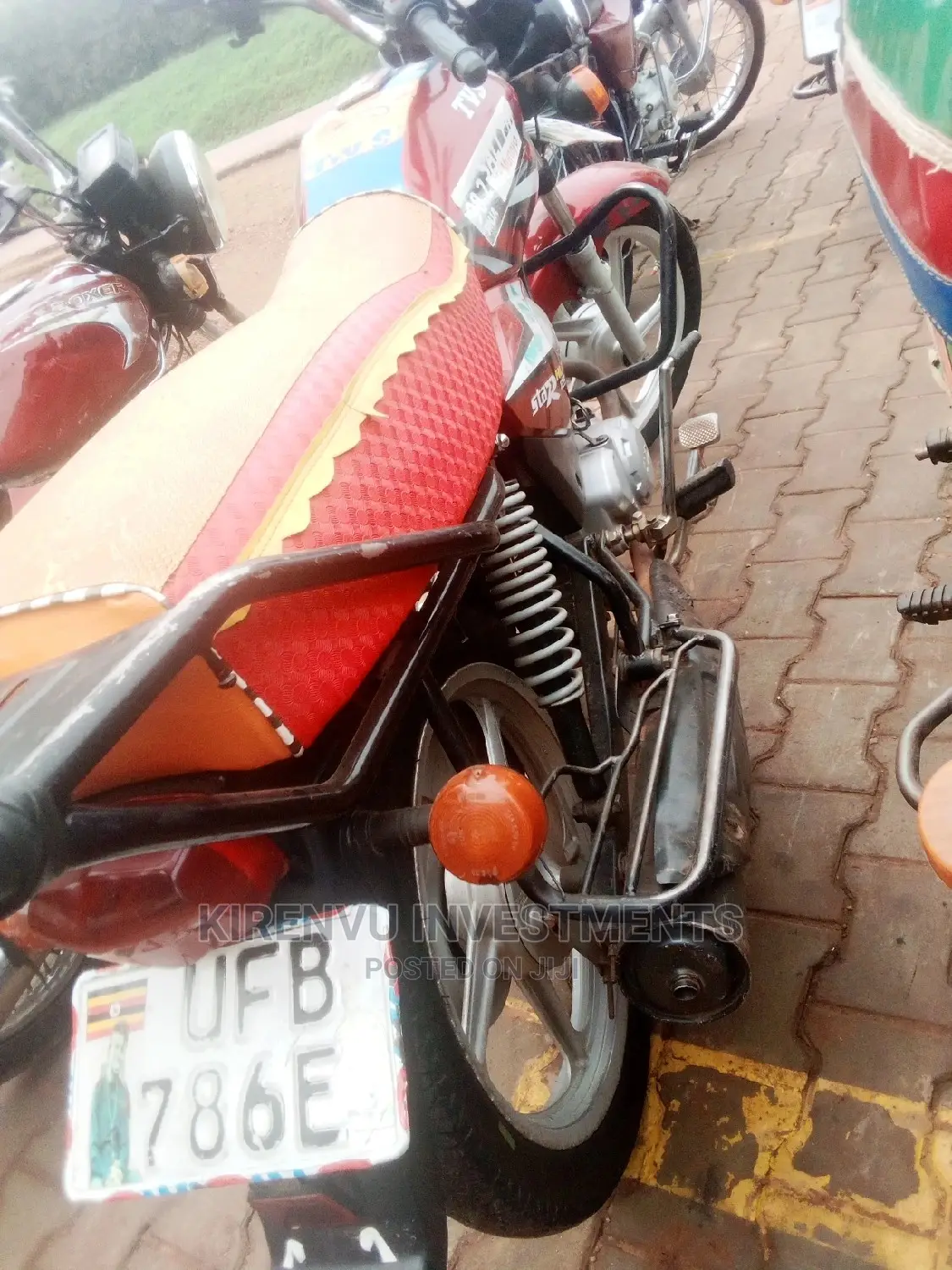 TVS HLX 125 2017 Red