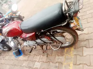 Bajaj Boxer 125 2013 Red