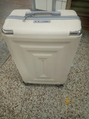 Executive Plastic Suitcase Extra Large ( Cream)