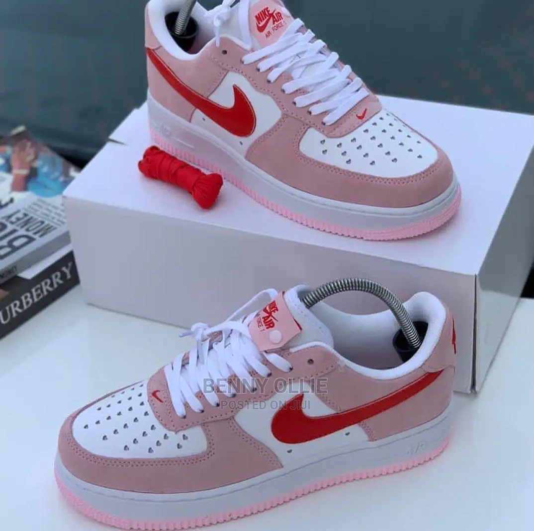 Nike Valentine
