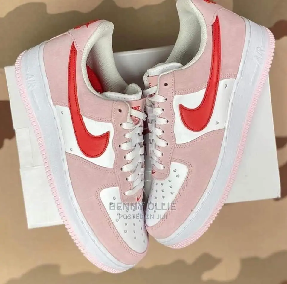 Nike Valentine