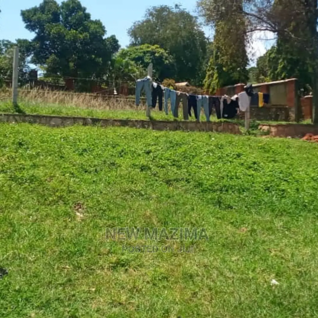 High Class Plot With Lake View on Quicksale After Munyonyo
