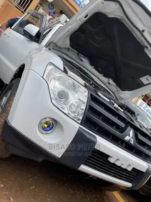 Mitsubishi Pajero 3.0 2009 White