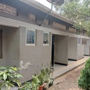 4bdrm House in Makindye Kizungu, Division a for Sale