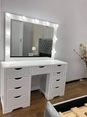 Dressing Mirror Table/Makeup Table Call