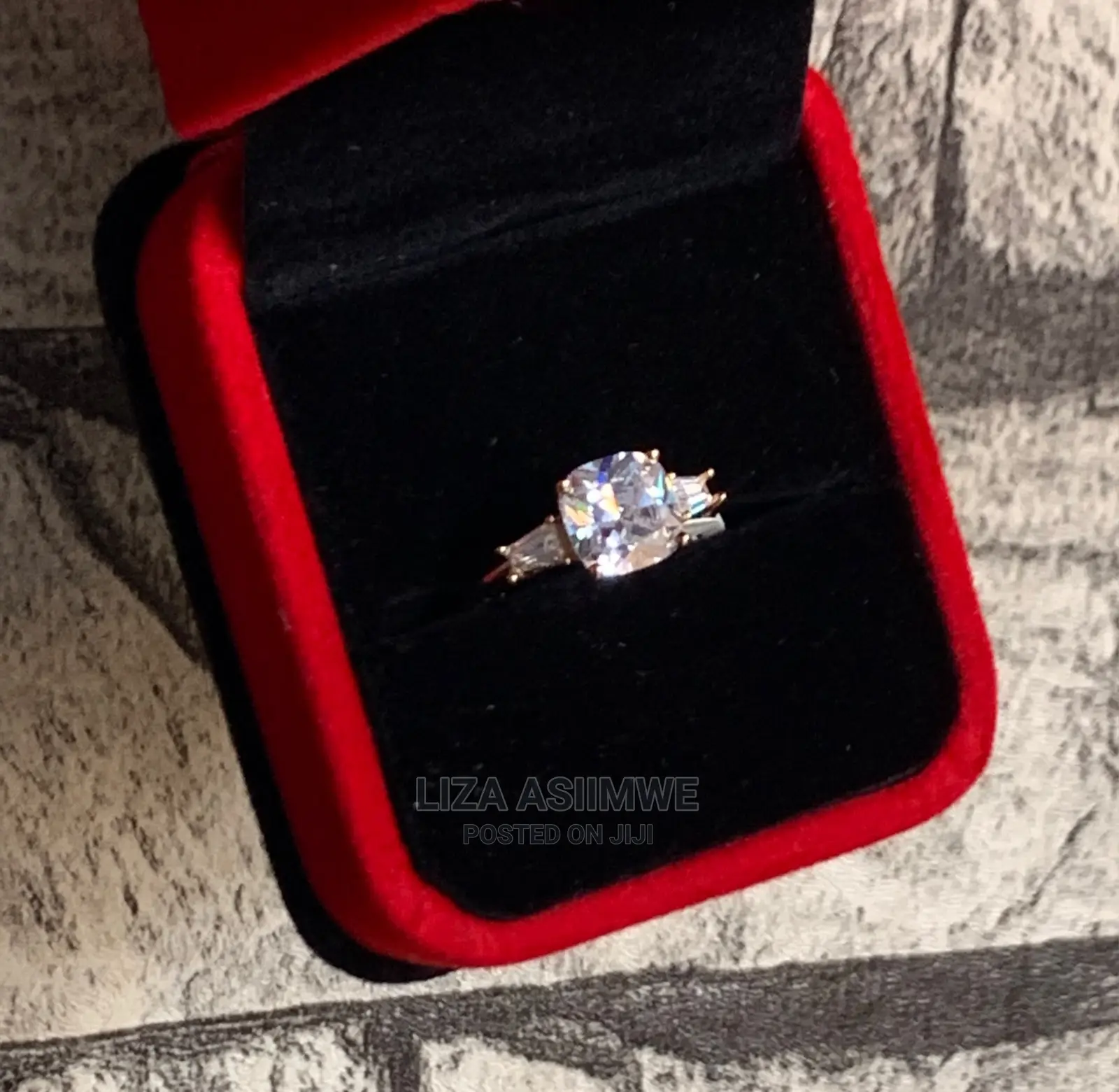 Engagement Rings Available With a Free Ring Box
