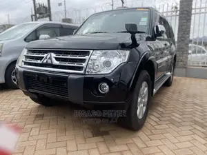 Mitsubishi Pajero 3.0 2009 Black