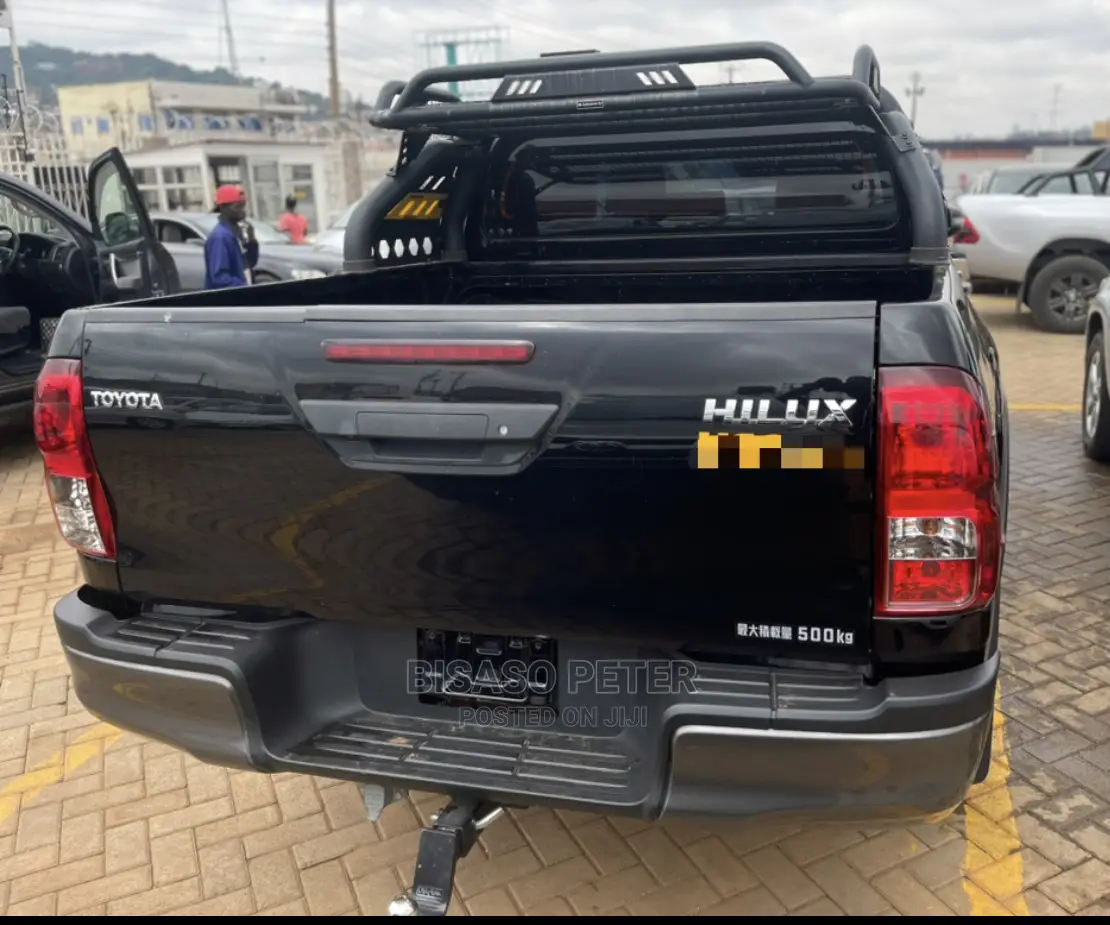 Toyota Hilux 2019 Black