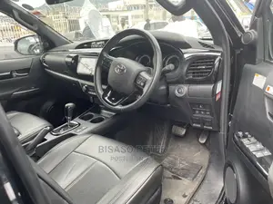 Toyota Hilux 2019 Black