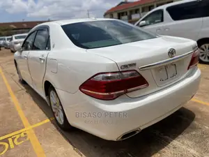 Toyota Crown 2009 White