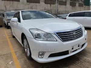 Toyota Crown 2009 White