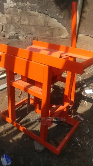 Manual Pavers Machine
