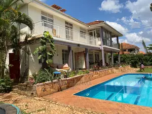 6bdrm Maisonette in Kitende Ntebe Rd, Division a for Sale