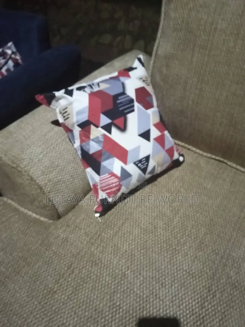 L Shaped Sofas for Sale in Good Condition