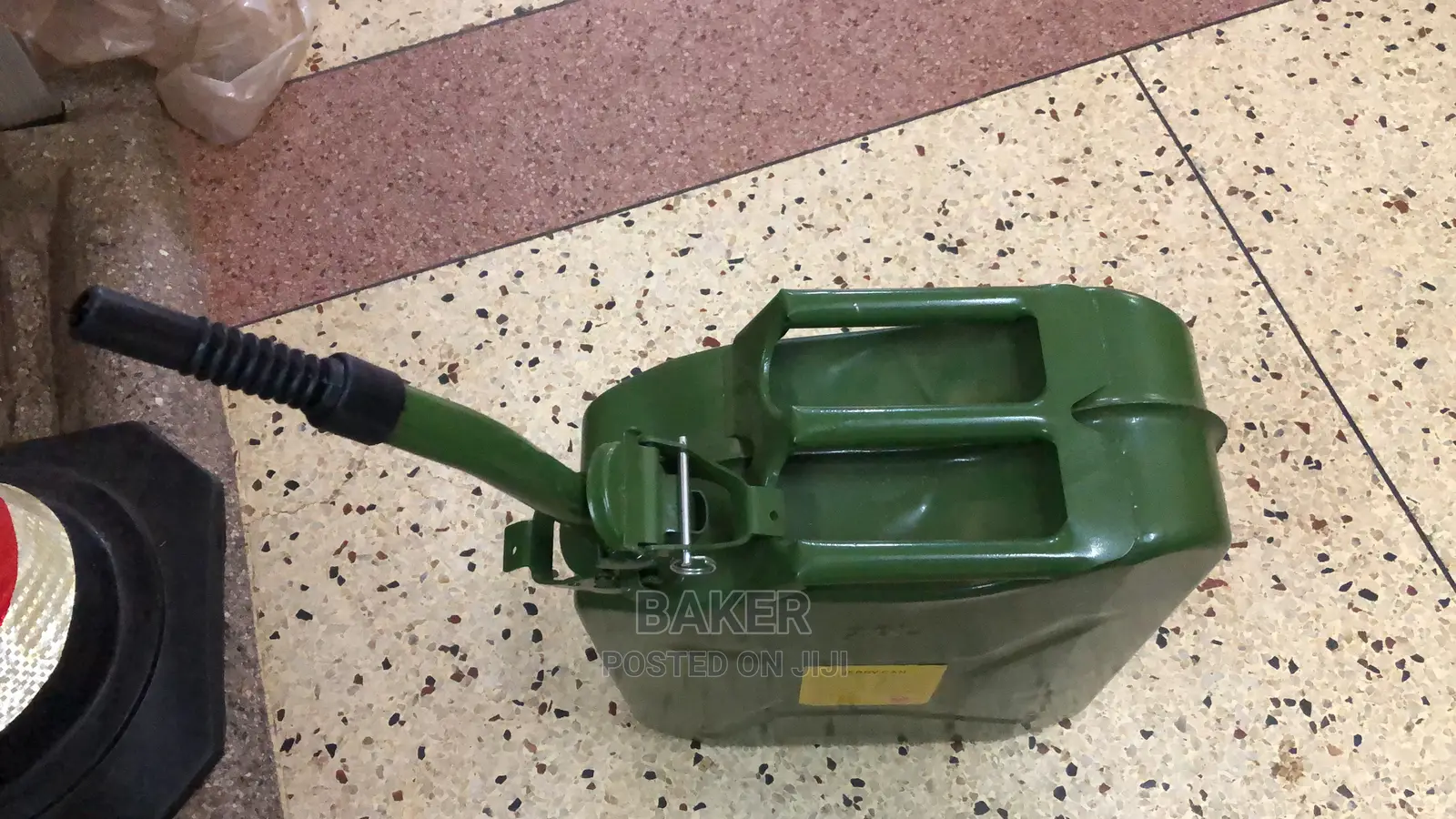 Metal Jerrycans for Flue