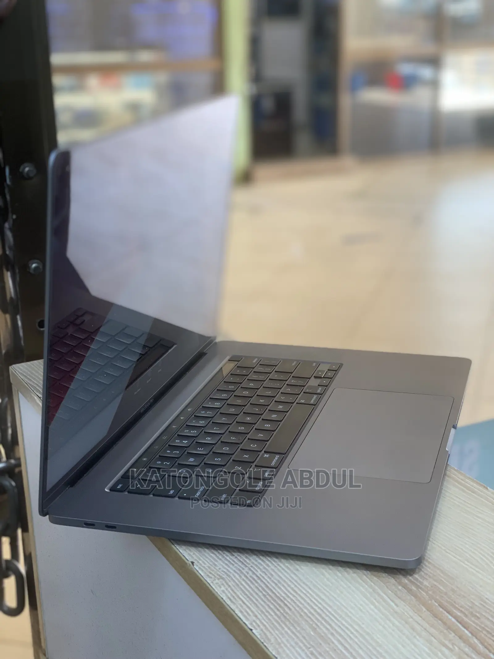 New Laptop Apple MacBook Pro 16GB Intel Core I9 SSD 1T