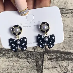 Simple and Elegant Lady’S Earpins Available
