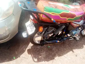 TVS HLX 125 2016 Orange