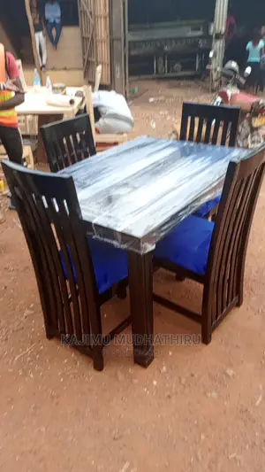 Dinning Table 4seaters
