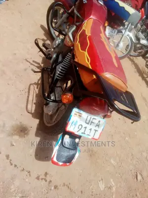 TVS HLX 125 2020 Red