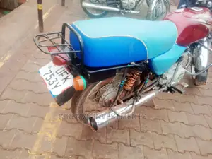 Bajaj Boxer 100 2021 Red