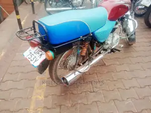 Bajaj Boxer 100 2021 Red
