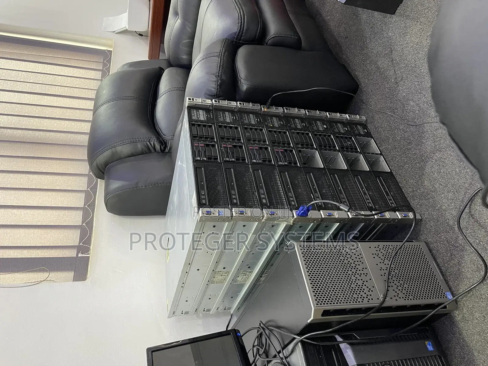 Server HP ProLiant DL380P Gen8 64GB Intel Xeon HDD 1T