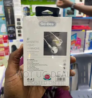 USB-C Magnetic Wired in Ear Headphones- Play