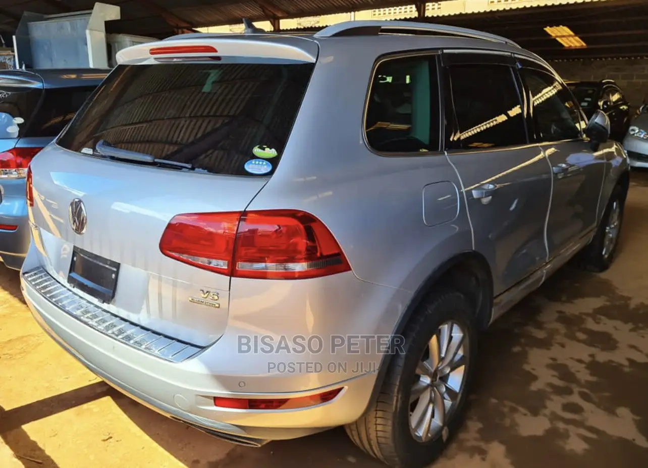 Volkswagen Touareg 2014 Gray