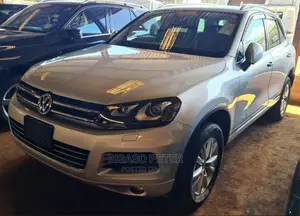 Volkswagen Touareg 2014 Gray